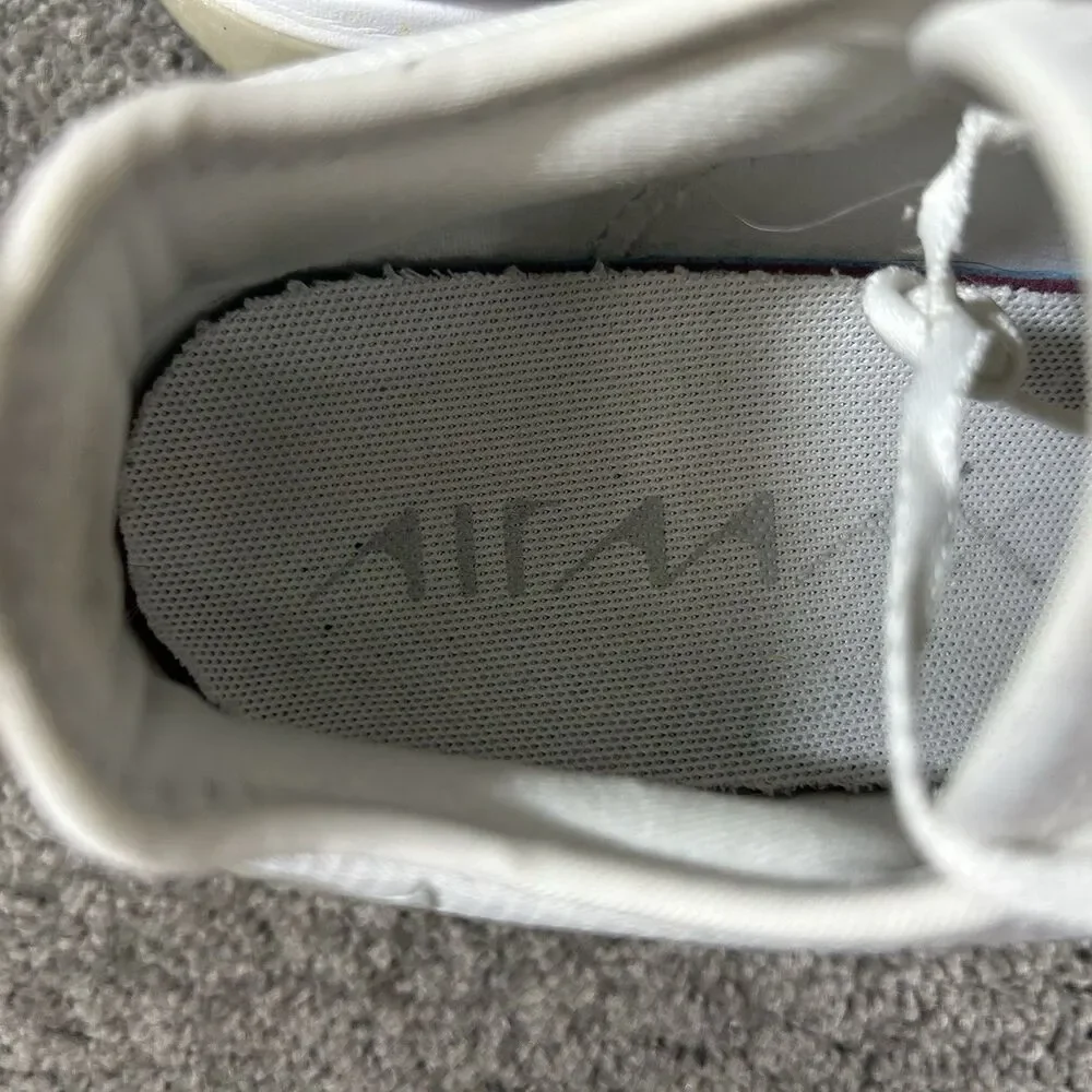 Nike Air Max Dia AQ4312-105 Women's Size 9 White Trainer Athletic Shoes Used